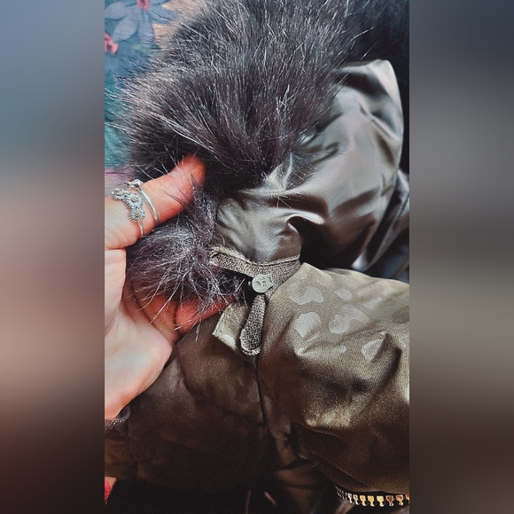 Michael Kors green puffer vest - Picture 4 of 7